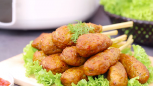 Chả cá thơm ngon, quyện với mùi sả khiến bạn khó có thể cưỡng lại được.